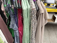 Vêtements pour dames - afbeelding 3 van  10