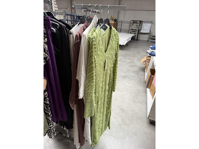 Vêtements pour dames - afbeelding 4 van  10