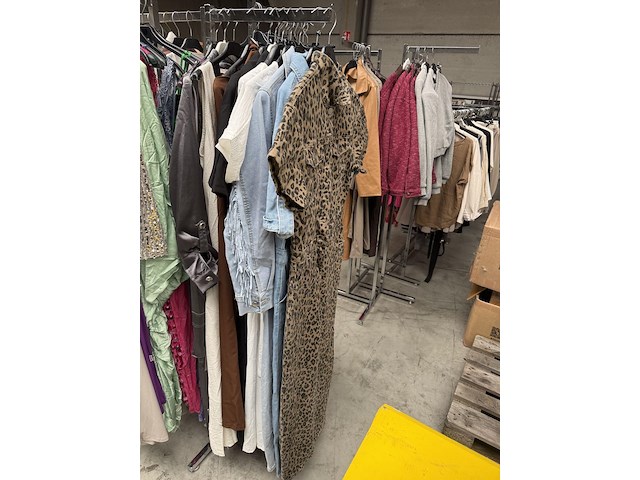 Vêtements pour dames - afbeelding 6 van  10