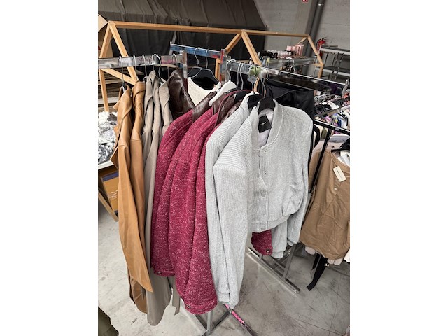 Vêtements pour dames - afbeelding 7 van  10