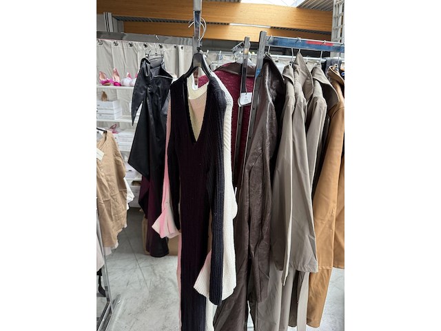 Vêtements pour dames - afbeelding 10 van  10
