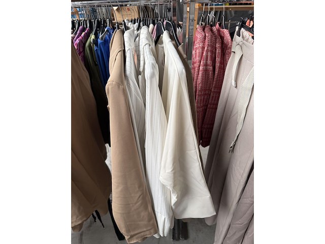 Vêtements pour dames - afbeelding 2 van  12