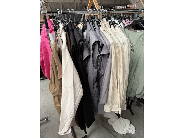 Vêtements pour dames - afbeelding 4 van  12