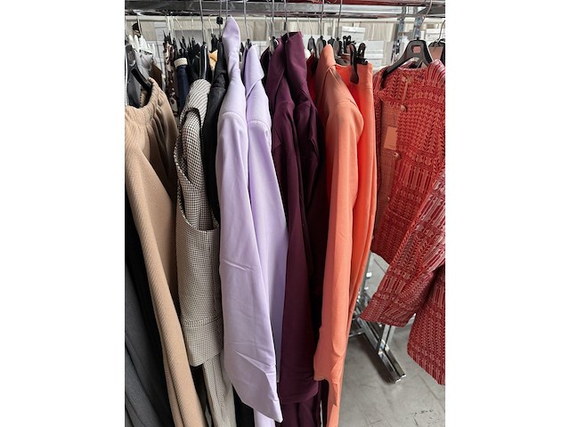 Vêtements pour dames - afbeelding 9 van  12