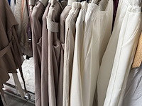 Vêtements pour dames - afbeelding 12 van  12