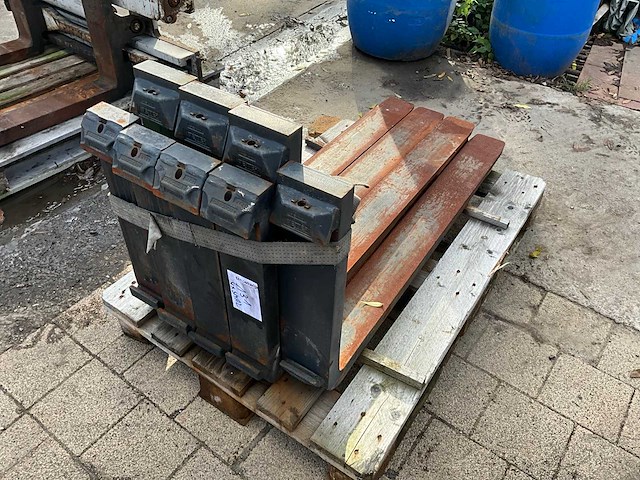 Vetter lepels heftruck (4x) - afbeelding 3 van  4
