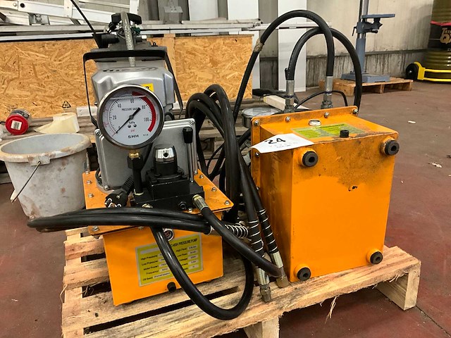 Vevor elektrische hogedrukpomp (2x) - afbeelding 1 van  5