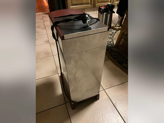 Vhh th10-021 koffiemachine met 2 airpotten - afbeelding 8 van  13