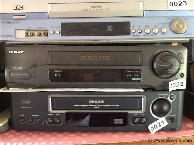 Vhs speler sharp - afbeelding 1 van  2