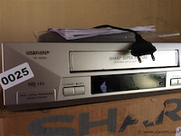 Vhs speler sharp - afbeelding 1 van  2
