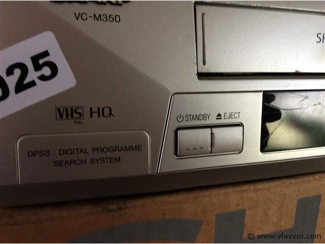 Vhs speler sharp - afbeelding 2 van  2