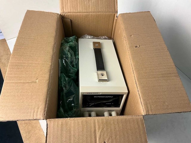 Victor 3005 dc power supply - afbeelding 3 van  4