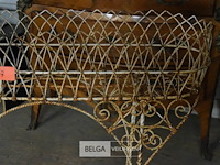 Victoriaans antieke plantensteunder - afbeelding 2 van  3