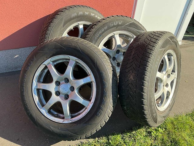 Victrasnow winterbanden (4x) - afbeelding 1 van  6