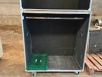 Vier professionele flightcases voor opslag en transport van inventaris - afbeelding 2 van  10