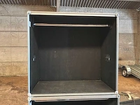 Vier professionele flightcases voor opslag en transport van inventaris - afbeelding 10 van  10