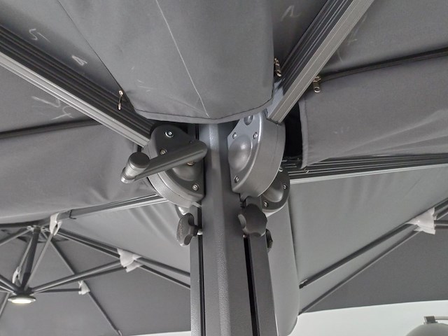 Vierdubbele hangende parasol donkergrijs (4 * 300x300cm) - afbeelding 9 van  10