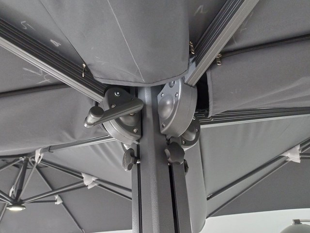 Vierdubbele hangende parasol taupe (4 * 300x300cm) - afbeelding 2 van  11
