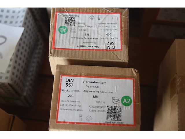 Vierkant moeren m8 inox ca. 8 doosjes x200st. - afbeelding 1 van  2