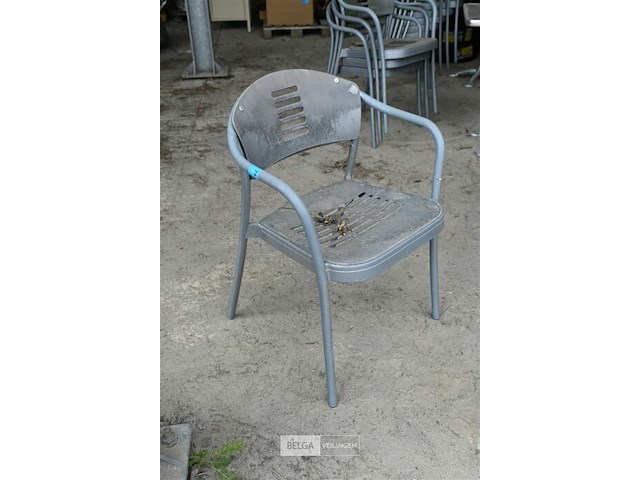 Vierkant tuintafeltje + 4 stoelen - afbeelding 5 van  7