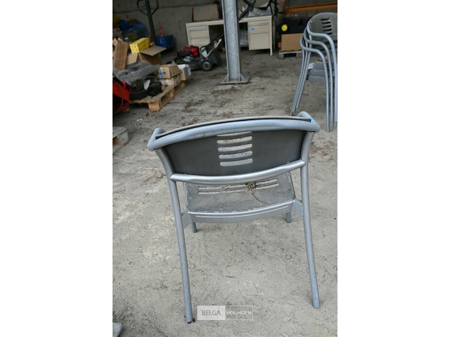 Vierkant tuintafeltje + 4 stoelen - afbeelding 7 van  7