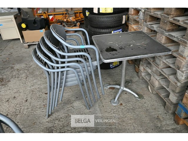 Vierkant tuintafeltje + 5 stoelen - afbeelding 1 van  7