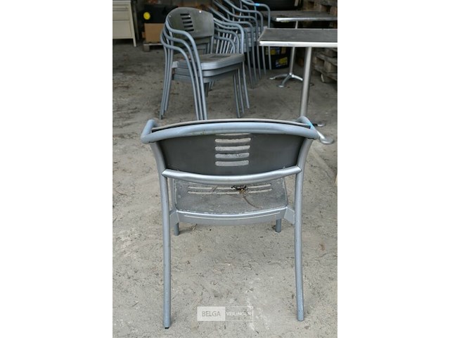 Vierkant tuintafeltje + 5 stoelen - afbeelding 7 van  7