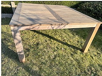 Vierkante recycled teak tafel (showroommodel)