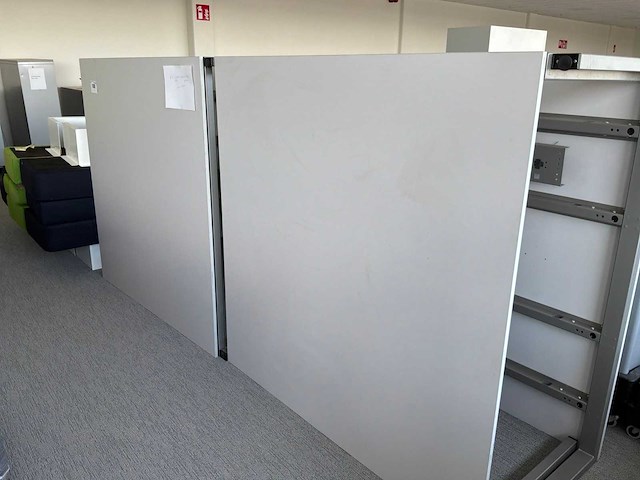 Vierkante tafel (4x) - afbeelding 1 van  4