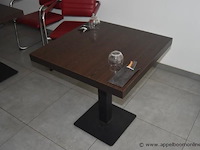Vierkante tafel vv metalen voet en houten blad - afbeelding 1 van  1