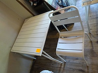 Vierkante tuintafels + stoelen