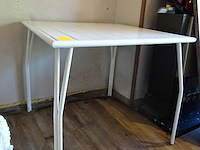 Vierkante tuintafels + stoelen - afbeelding 2 van  4