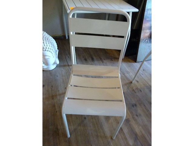 Vierkante tuintafels + stoelen - afbeelding 3 van  4