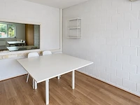 Vierkante witte tafel – 140 × 140 cm