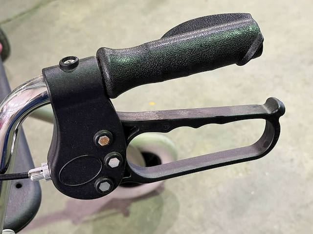 Vierwielige rollator - afbeelding 3 van  3