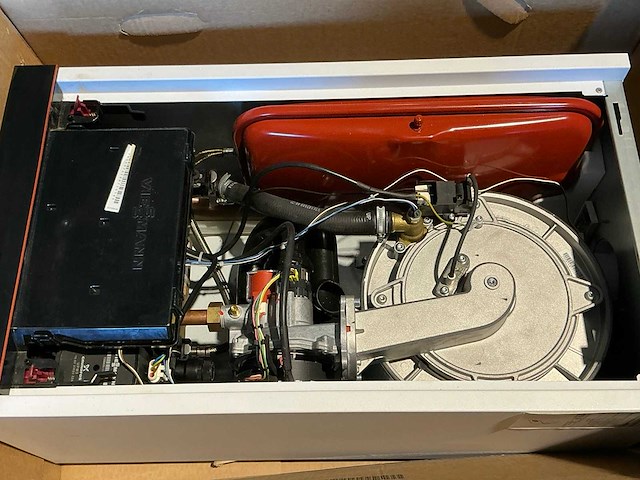 Viessmann vitodens 050-w gas condensatieketel - afbeelding 3 van  4