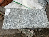 Viet grey gebouchardeerd natuursteen tuintegel 47,52m2 - afbeelding 1 van  3