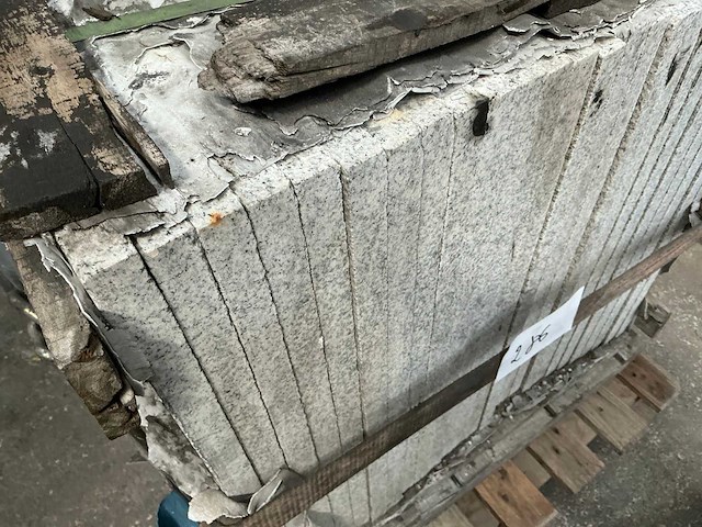 Viet grey gevlamd 14,04 m2 natuursteen tuintegel (26x) - afbeelding 2 van  4