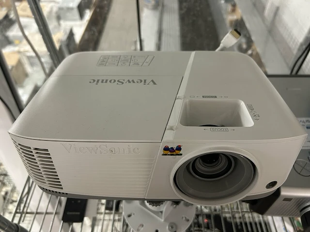 Viewsonic beamer en projectiescherm - afbeelding 2 van  8