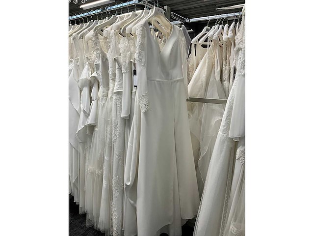 Villais bruidsjurken (29x) - afbeelding 2 van  62