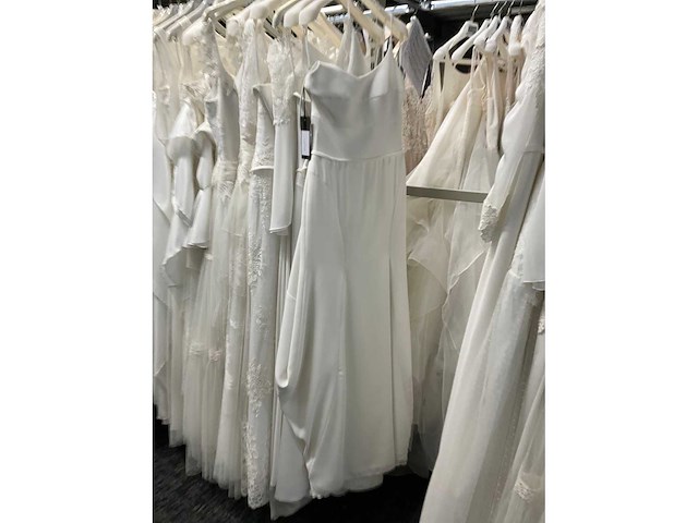 Villais bruidsjurken (29x) - afbeelding 3 van  62