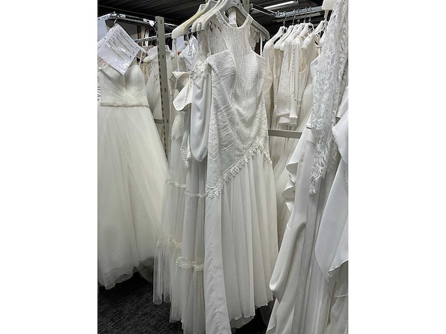 Villais bruidsjurken (29x) - afbeelding 19 van  62