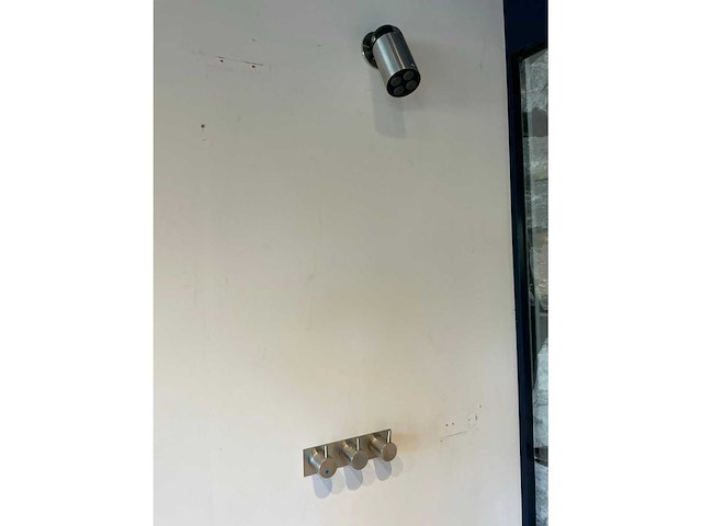 Villeroy & boch avento toilet en inbouwkraanwerk - afbeelding 6 van  8