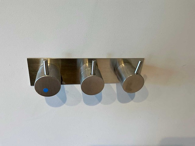 Villeroy & boch avento toilet en inbouwkraanwerk - afbeelding 8 van  8