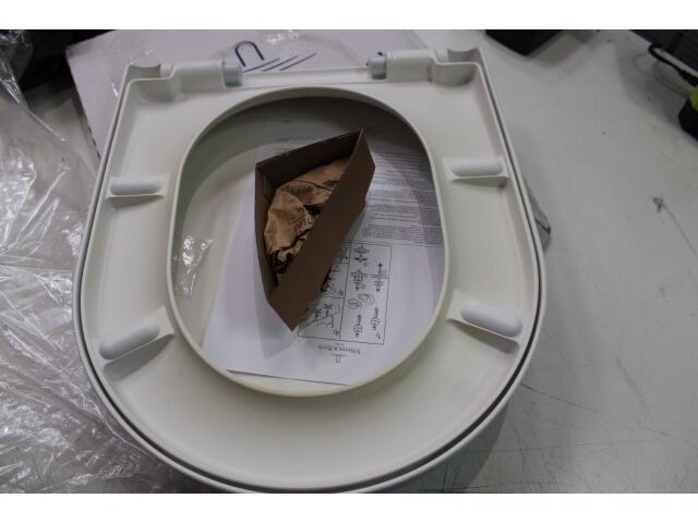 Villeroy & boch avento wc-bril - afbeelding 1 van  2