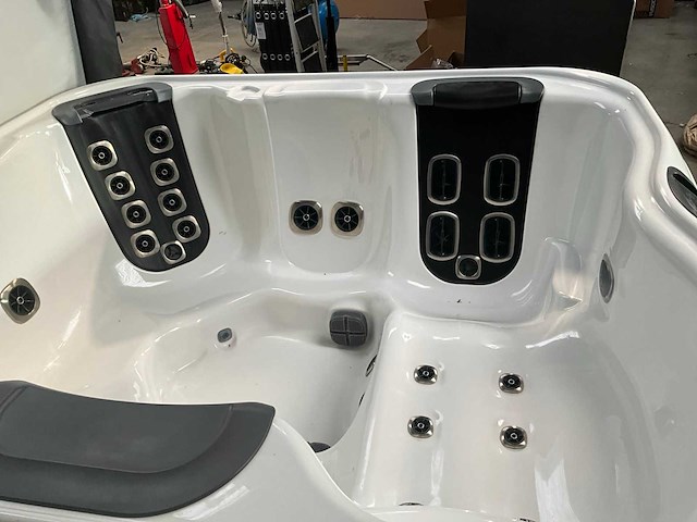 Villeroy & boch jacuzzi - afbeelding 7 van  10