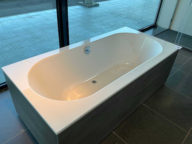 Villeroy & boch oberon ligbad - afbeelding 2 van  3