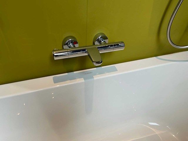Villeroy & boch o.novo ligbad + inloopdouche - afbeelding 4 van  7