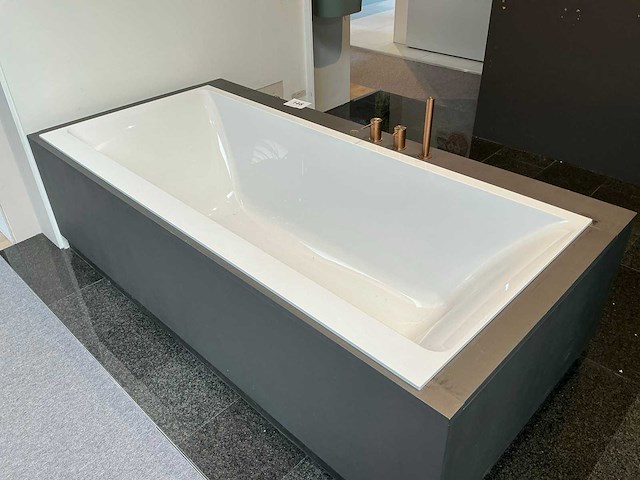 Villeroy & boch subway 3.0 quaryl ligbad en handenwasser - afbeelding 1 van  4