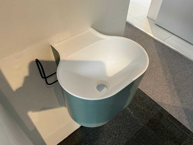 Villeroy & boch subway 3.0 quaryl ligbad en handenwasser - afbeelding 4 van  4